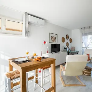 https://superbe-appart-au-rampart-et-5-min-de-la-gare.aixenprovencehotels.org